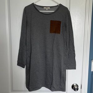 Women’s L gray with brown pocket YA Los Angeles light sweater dress.